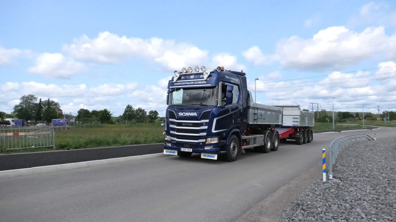 Mats och hans Scanior   På Bäckamaden