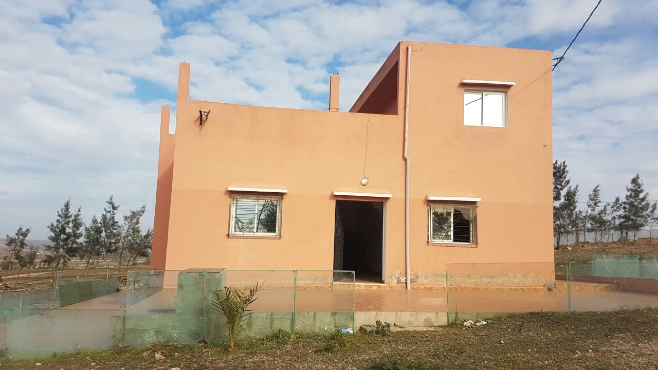 عشاق البادية 🏡🌲🌻🌱فيرمة صغيرة محفظة للبيع فيها الكهرباء والبير بنواحي الجديدة