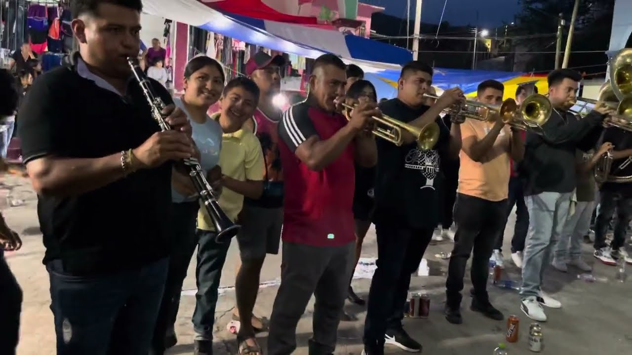 Así de CHINGON  PUSO ESTA BANDA EL  AMBIENTE EN TLAPANCINGO OAX…