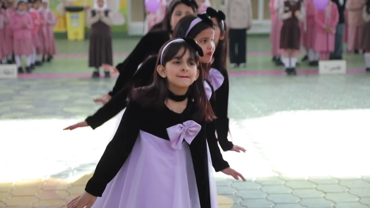 ماما انيسة وعيال الديرة