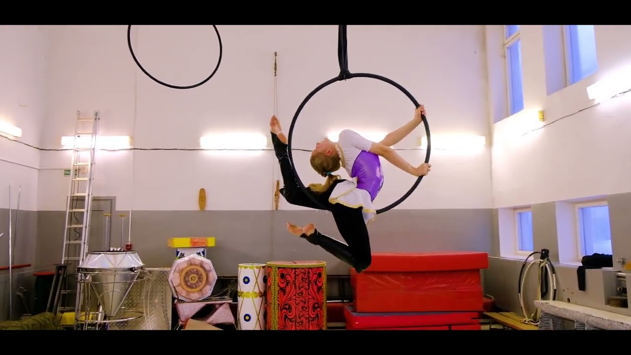Lyra Aerial Hoop - Aerial Ring performance