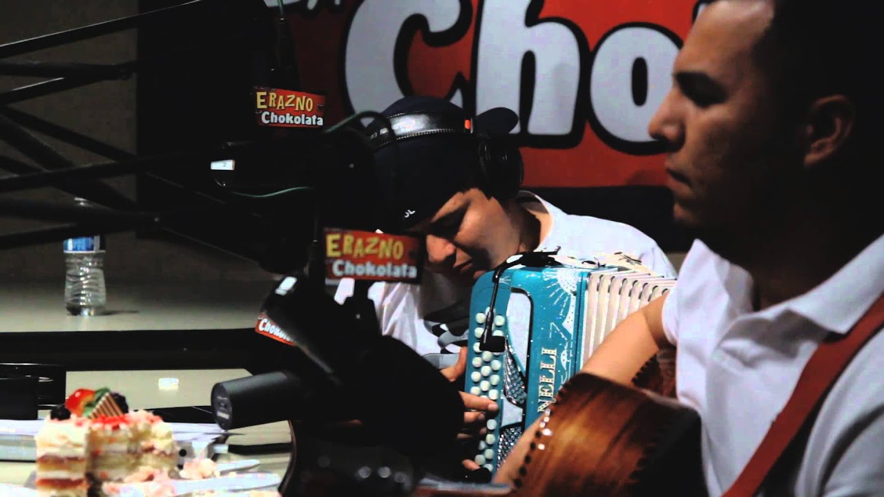 Remmy Valenzuela interpreta 