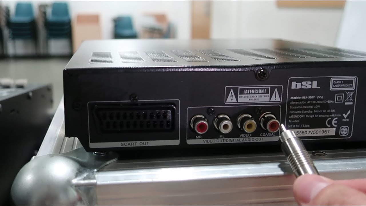 UN RCA CON CABLE COAXIAL NO ES ANALÓGICO NI DIGITAL y PUEDE TRANSPORTAR UNO O VARIOS CANALES