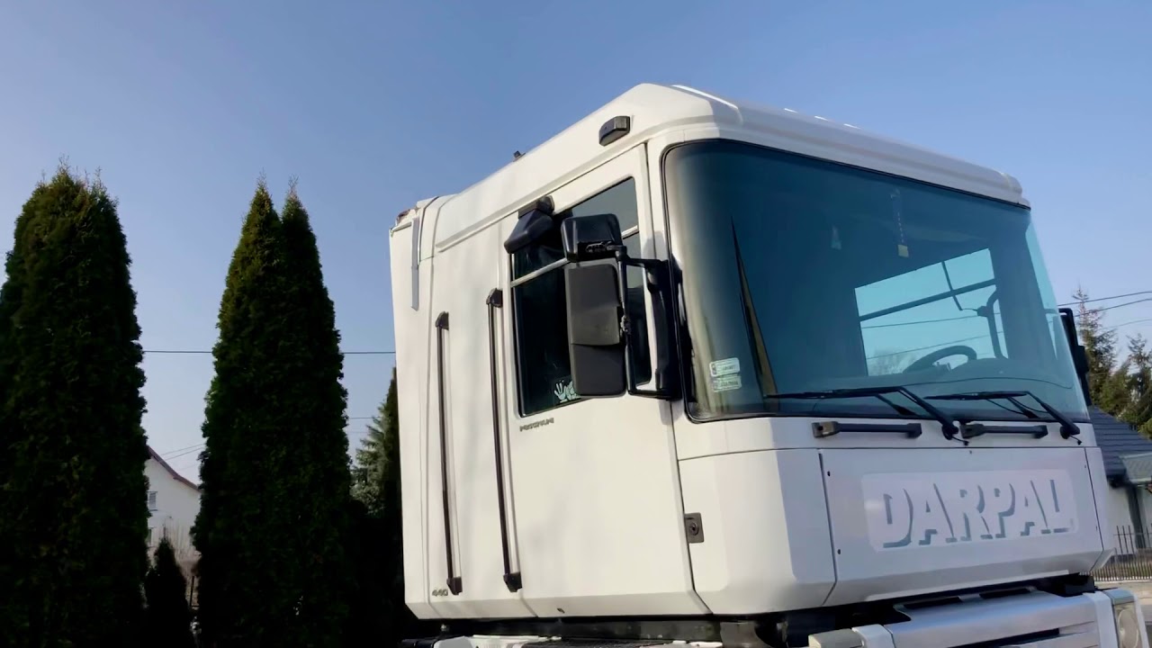 Renault Magnum 440 E-TECH white view outside
