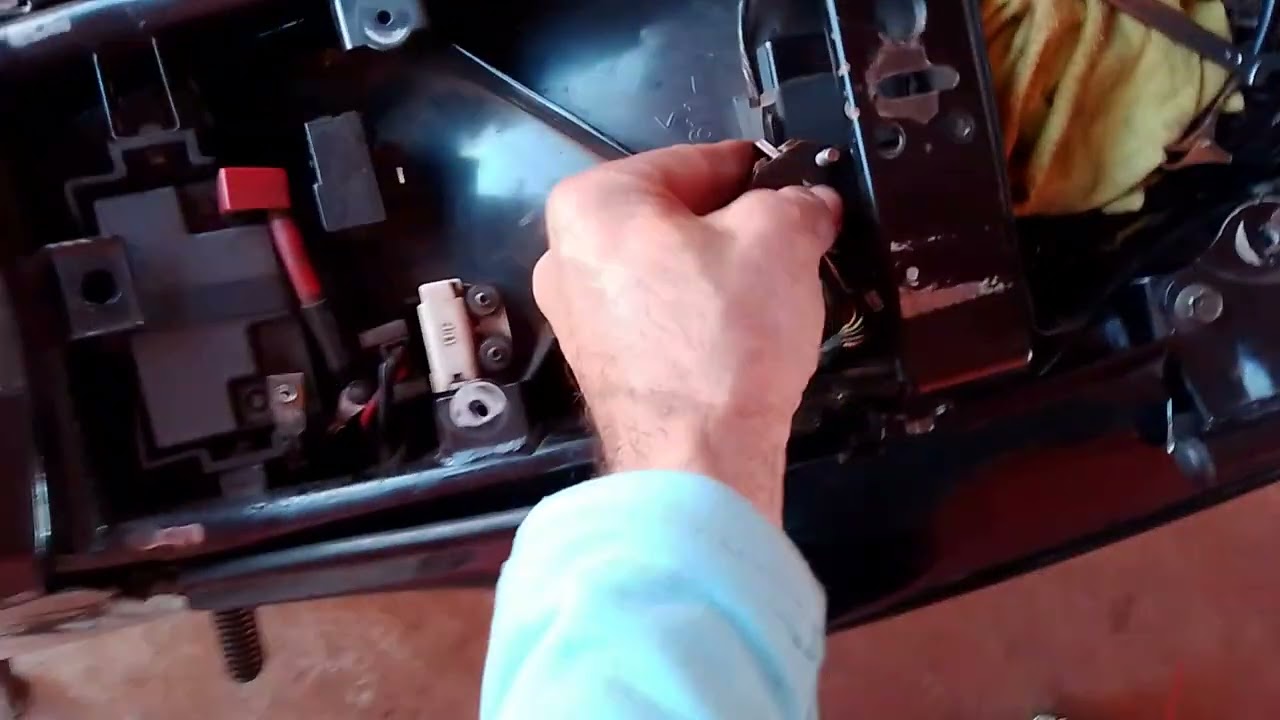 troca do chaveiro da trava do banco da fazer 250cc ano 2006/7, recapitular parte 2
