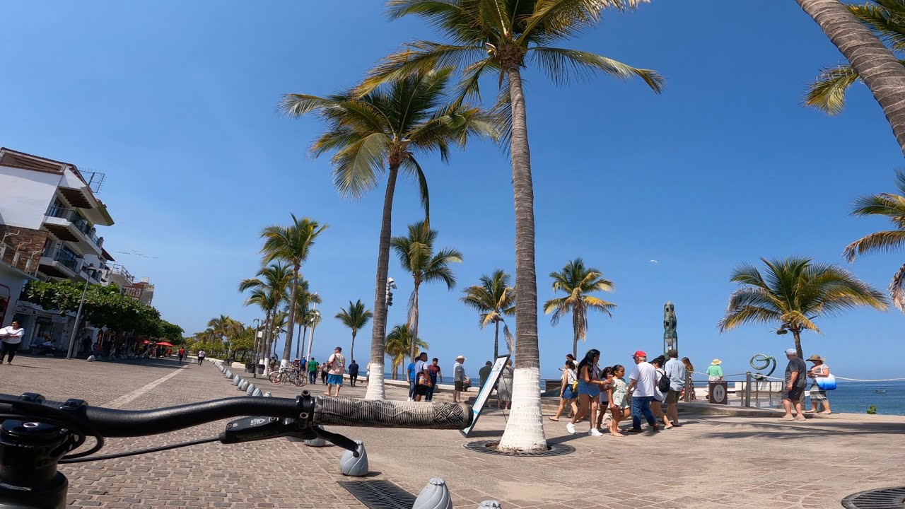 Puerto Vallarta La Isla, Hotel Zone, Malec&oacute;n, Los Muertos Pier