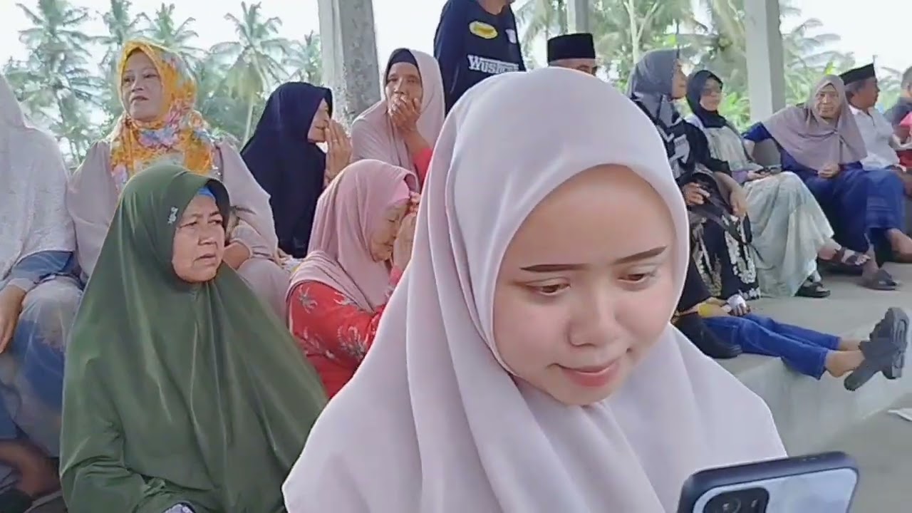 Kades Cantik Sered Umroh