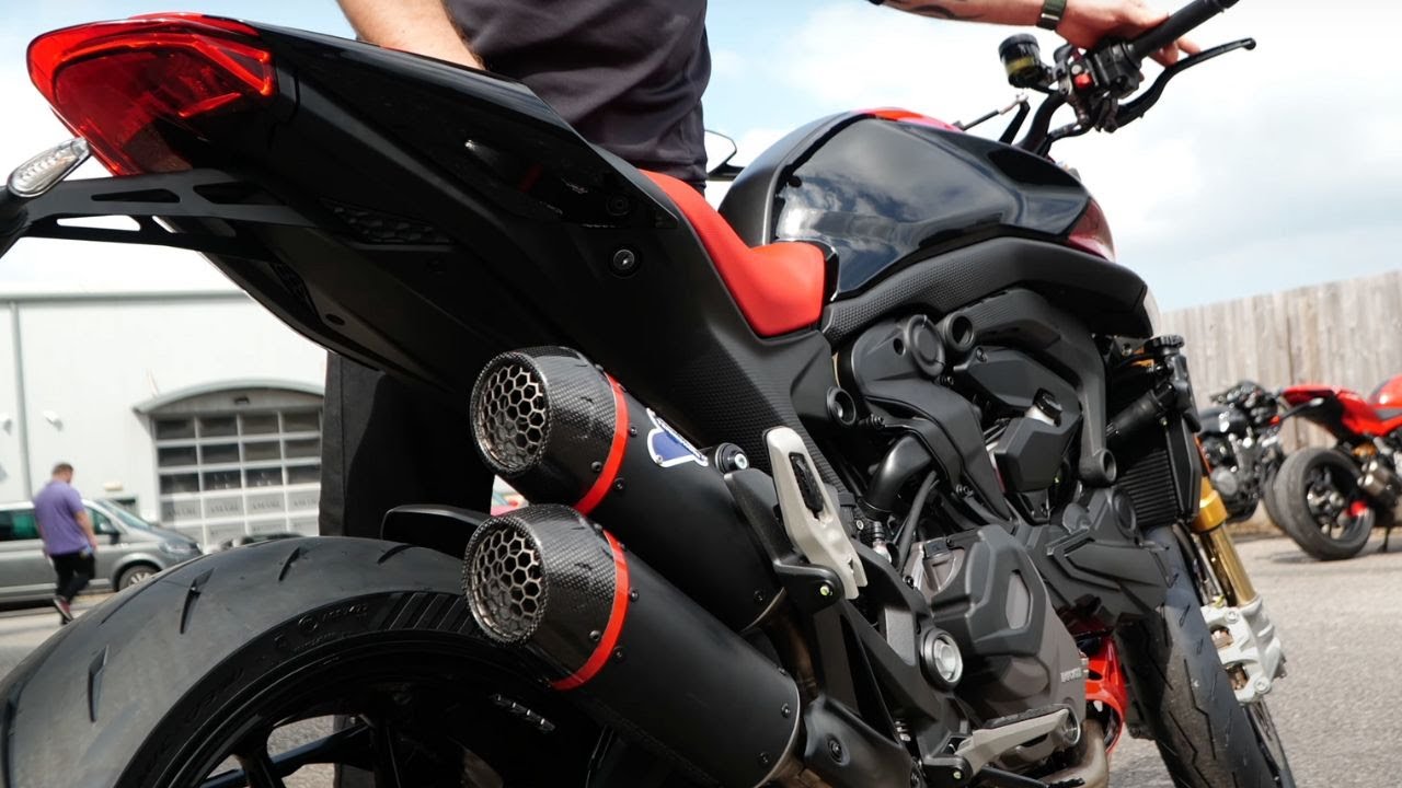 New 2023 Ducati Monster SP Walkaround + Exhaust Sounds 
