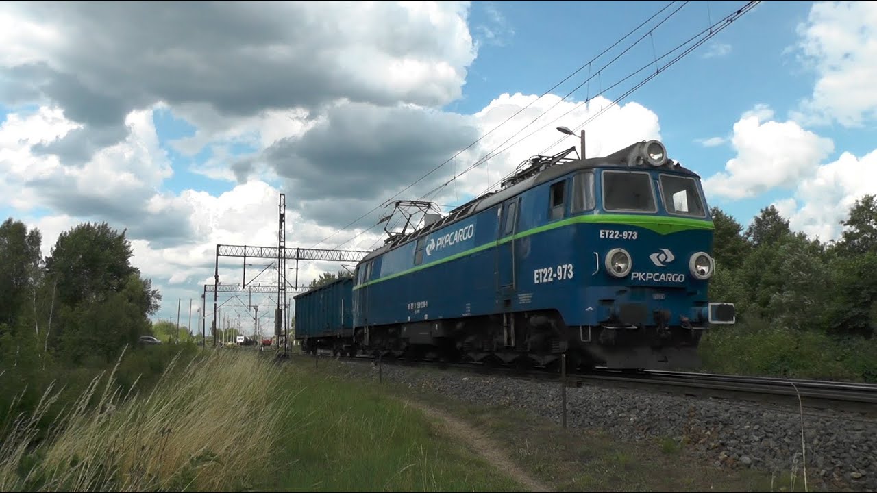 ET22-973 z potężnym składem jednej węglarki