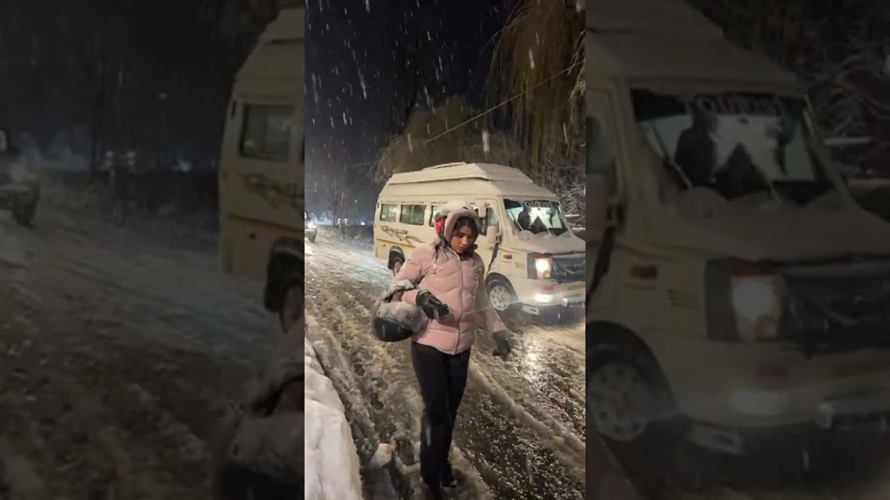 Live Snowfall in Manali | Cars Sliding on Snowy Roads | Manali Snow Update