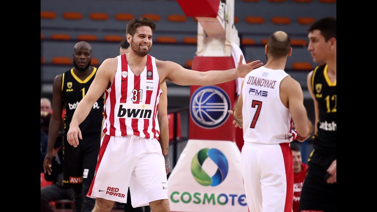 G. Bogris: Olympiacos-AEK & an historical assist by V. Spanoulis