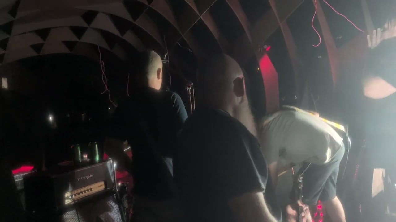 Findish Cavendish. 4min @ Punk Park gig Adl 