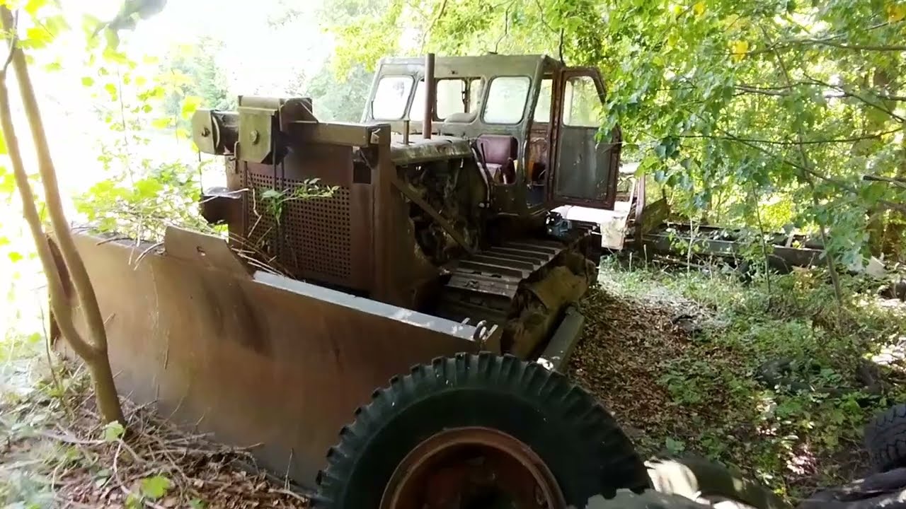 stalinec T100 - startování starého buldozeru po 30 letech, teda aspoň startovacího motoru