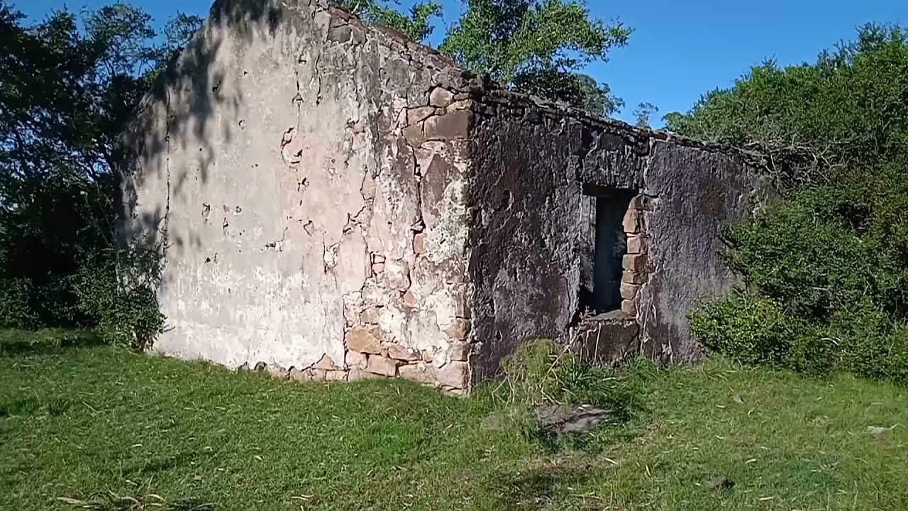 TAPERA LEGENDARIA, CERROS DE LA MACANA, DEP. DE FLORIDA - La Macana 