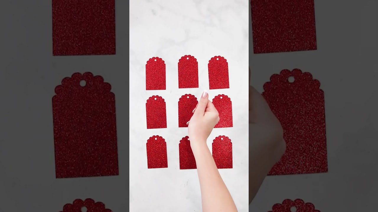 How to Make Christmas Gift Tags with Your Cricut Machine