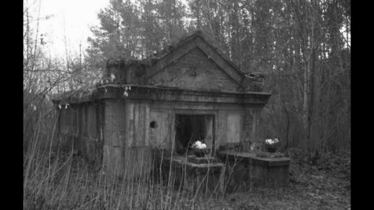 Nuclear Winter (Rus) - As The Silvery Tumuli Over The Universal Tomb