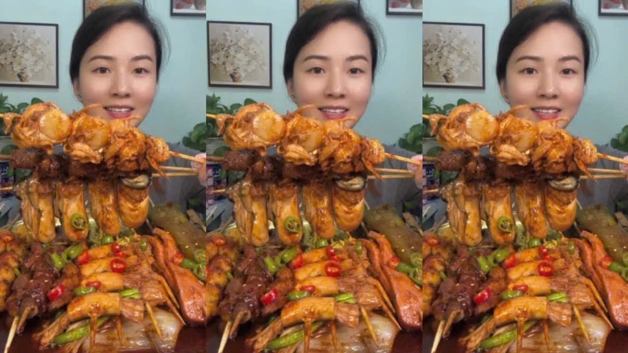 Mukbang Yang Zai Food | Late night snack of fried seafood skewers, oysters, needle mushrooms, meat..