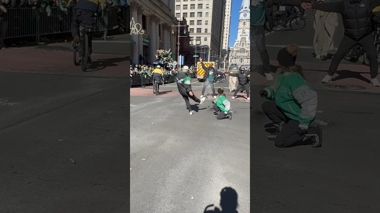 Jake Elliott kicking a beer FG at Eagles SB Parade