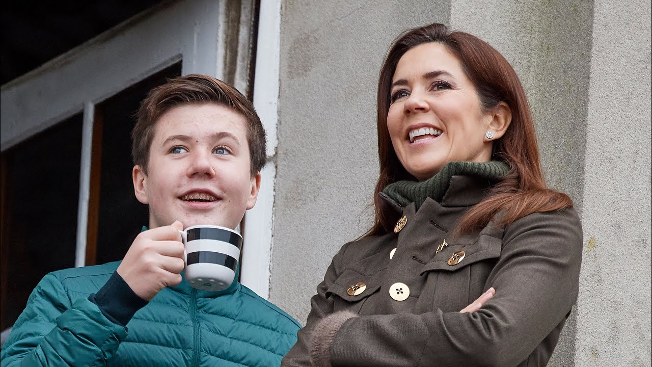 Kronprinsesse Mary hyggede med børnene på slotsbalkonen
