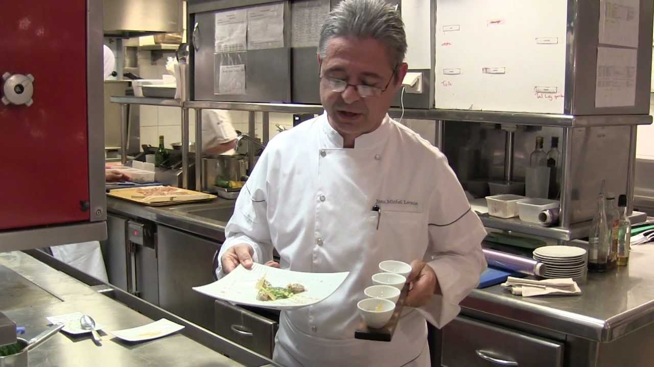 Lorain cooks at 3 Michelin La Côte Saint-Jacques