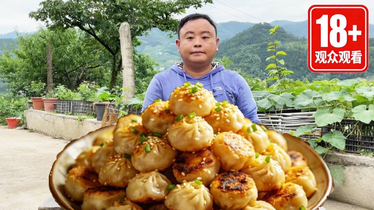 懂事兄弟俩心疼干活的爸爸，不仅会给爸爸做饭吃，还会帮着爸爸去挖洋芋！！