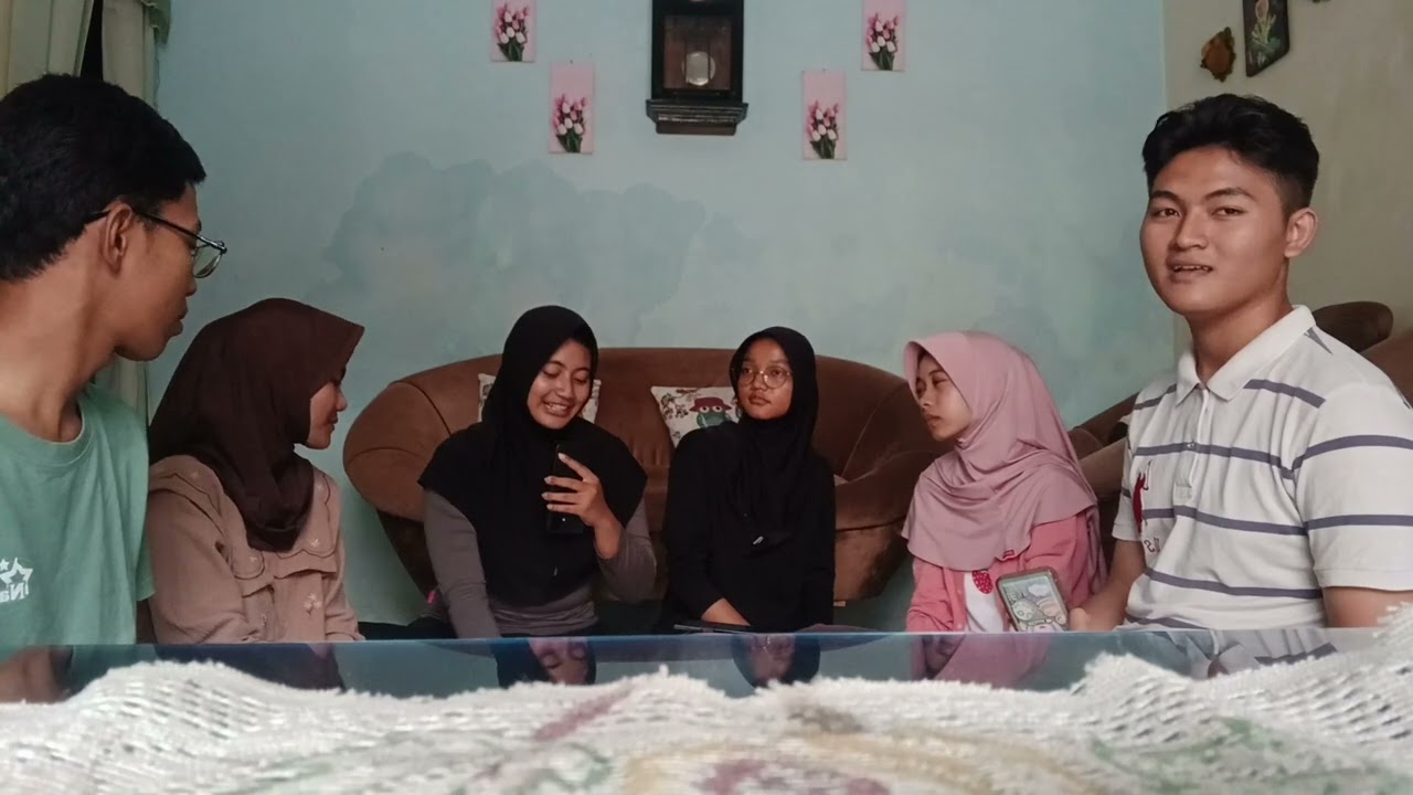 UPRAK BAHASA INDONESIA MERESENSI BUKU (Brahmana's Family karya @Akararutala)