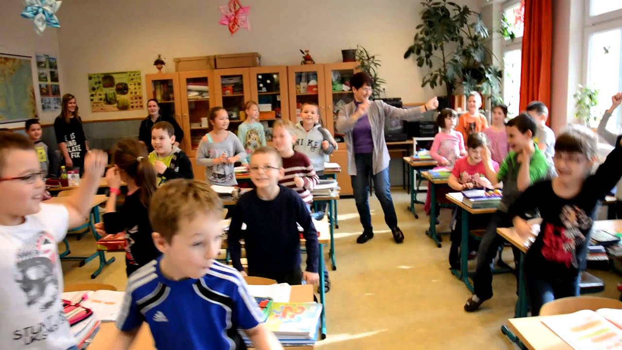 Pharrell Williams - NEW Happy at Géza Gárdonyi Primary and Secondary School