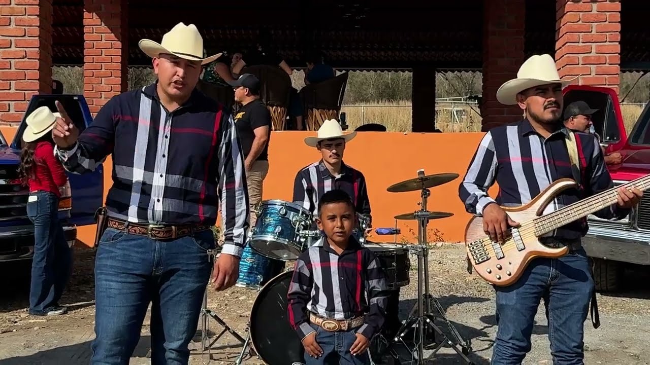 Mi Corazon: Grupo Mision de Amor - Letra: Mizael Acevedo - (Estudio Caballero)