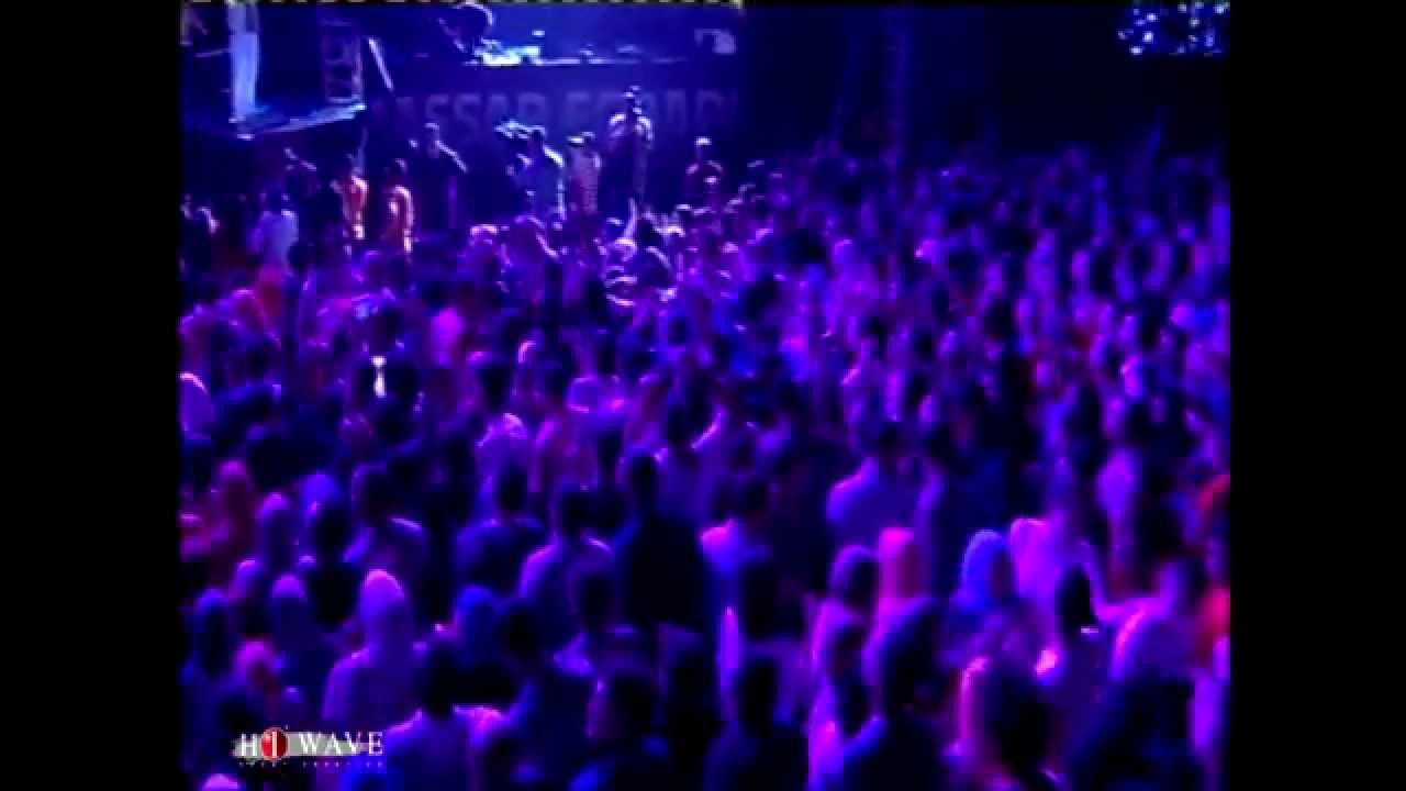 Cairokee - غريب فى بلاد غريبة - @ACU 2013