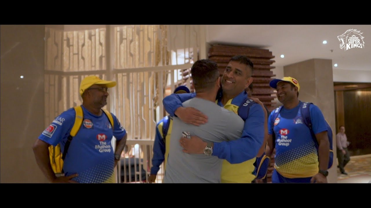 Thala Dhoni and Chinna Thala Raina surprise meeting