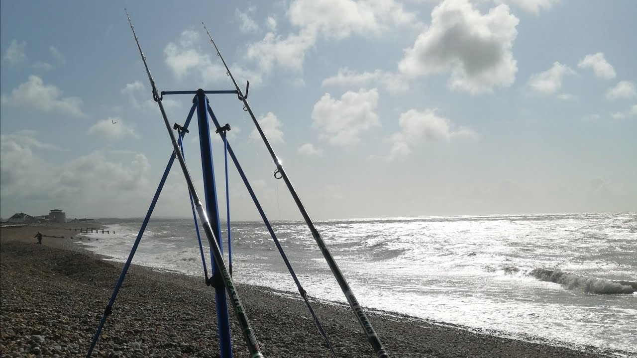 SEA FISHING FOR BASS AT NORMAN'S BAY | IN THE WIND & CHOPPY SEA (UK SEA FISHING)