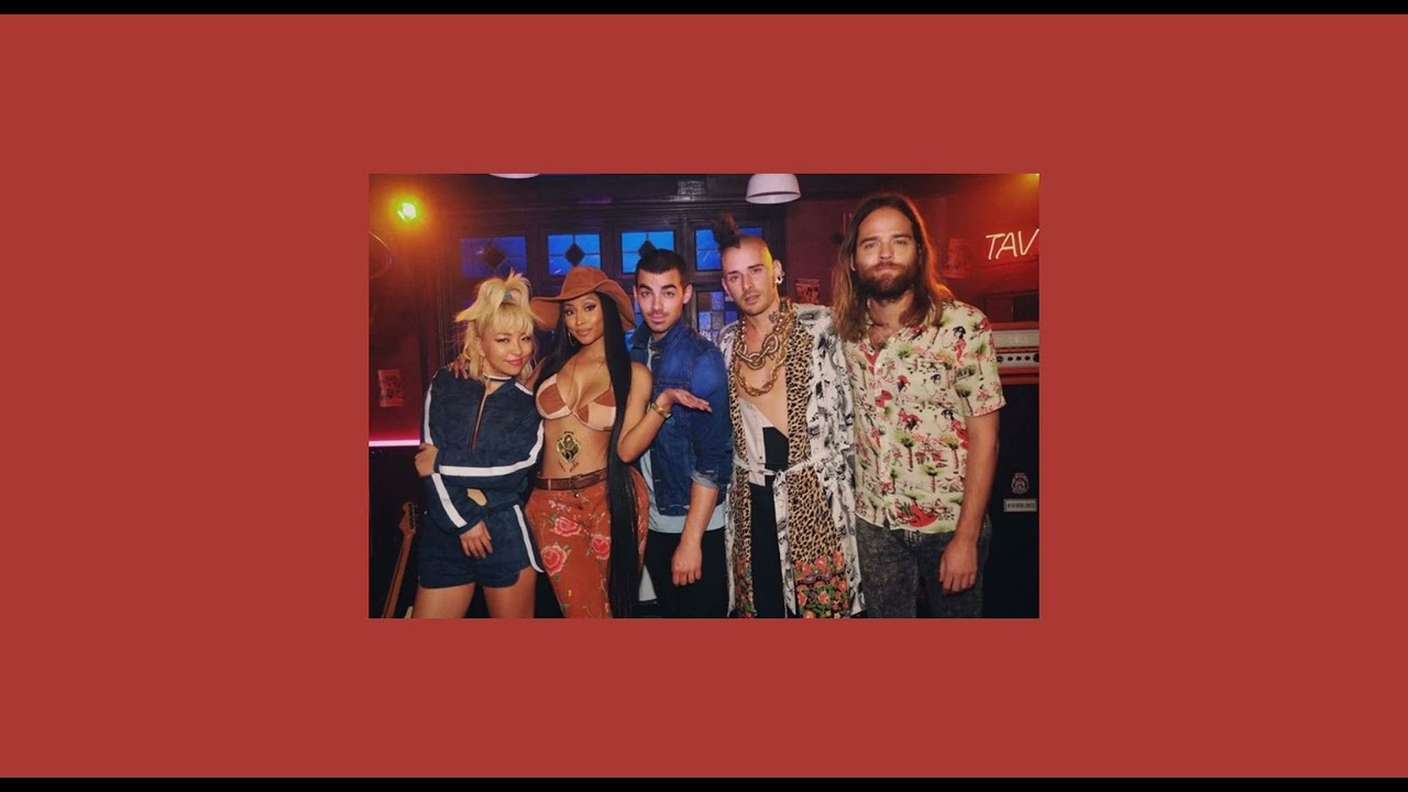 kissing strangers - dnce & nicki minaj (sped up)