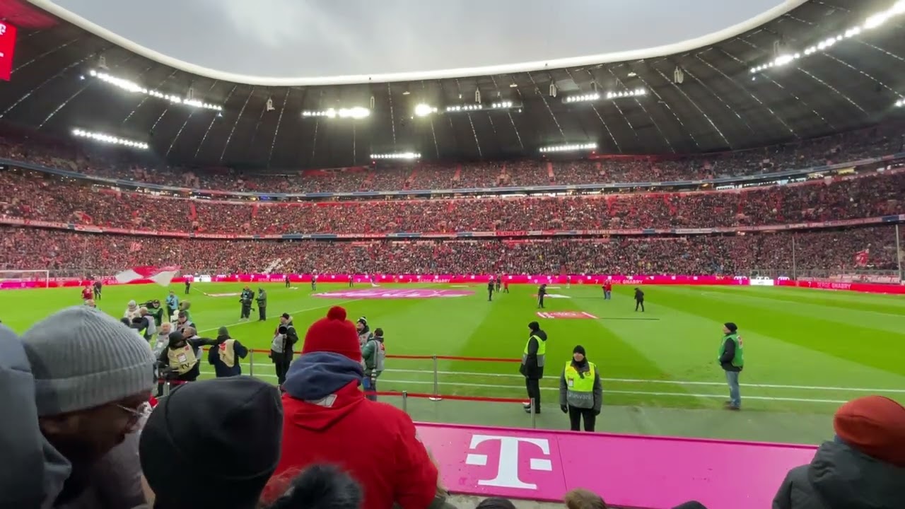 Mannschaftsaufstellung FC Bayern München - Union Berlin 26.02.2023 (Haupttribüne Reihe 5)
