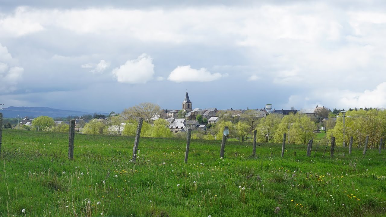 Cantal autour de Coltines, une balade ordinaire donc un jour extraordinaire
