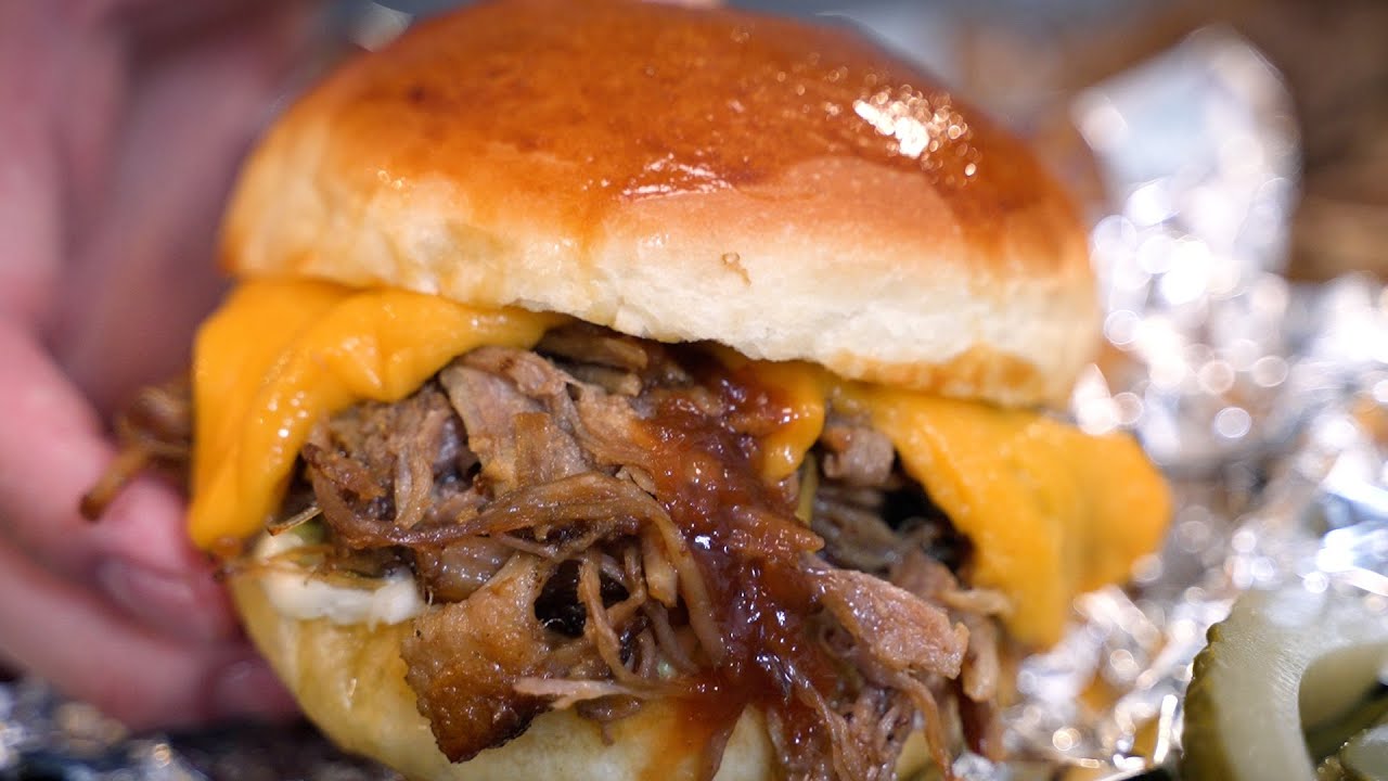 脳が破壊されかねないチーズバーガー〜Pulled Pork Burger〜