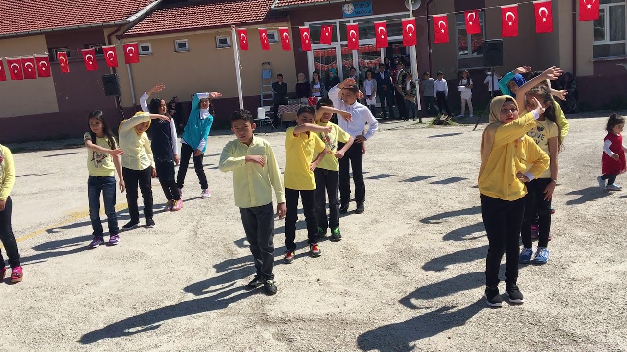 yollarda bulurum seni 23 nisan 2018 Örnekköy Ortaokulu