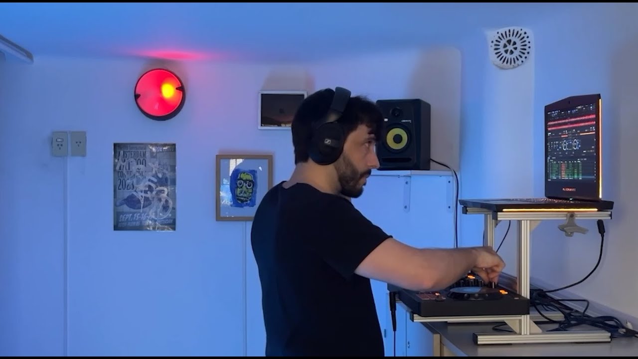 Sci-Fi Electronic Soundscape mix by Mariano Castro Rivas