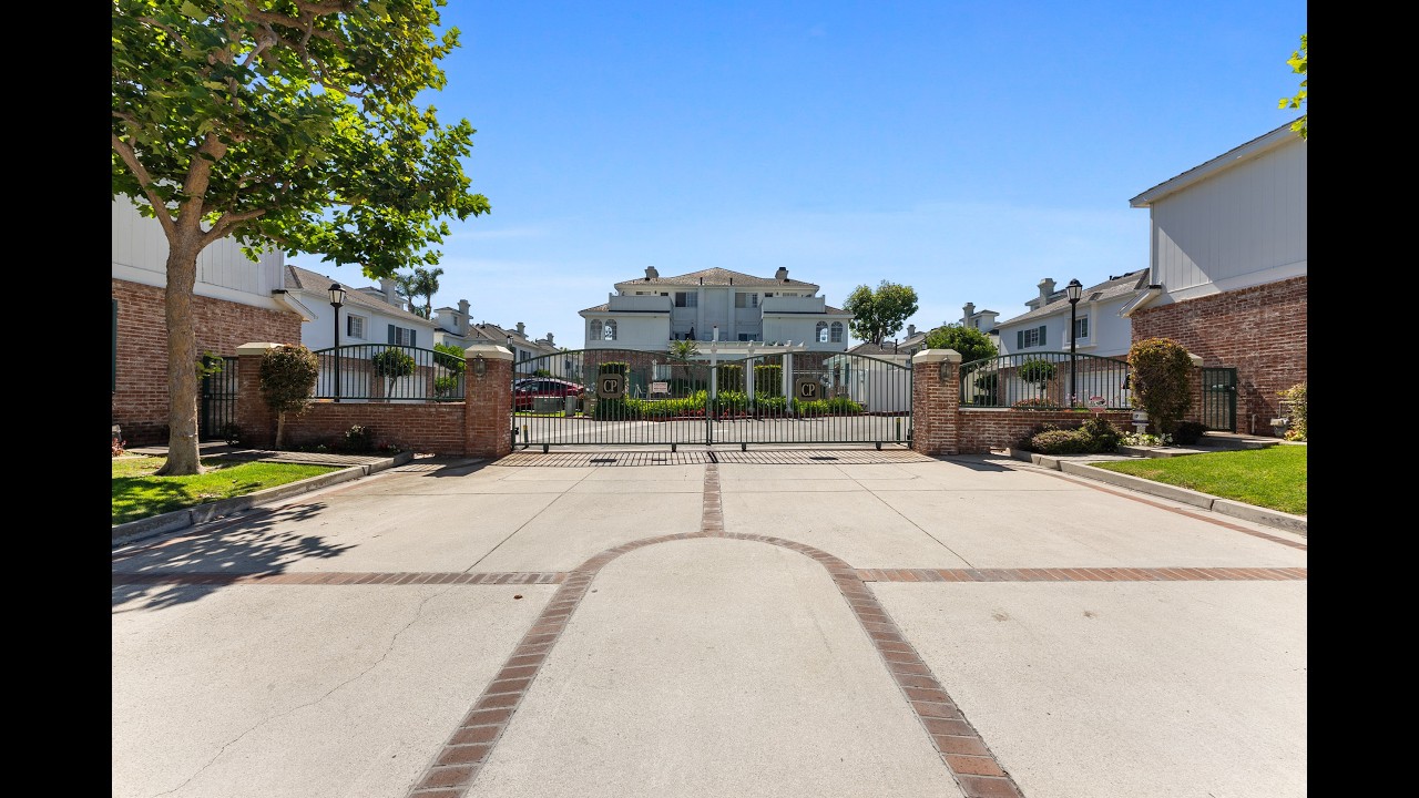 18723 Chapel Lane, Huntington Beach