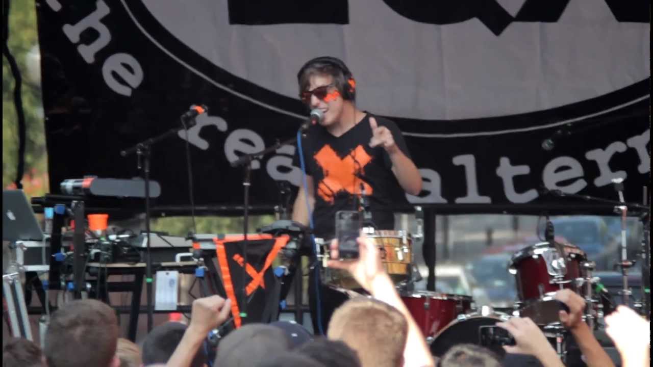 Part 1/3: Robert DeLong - PearlPalooza - Albany, NY - 9/22/12