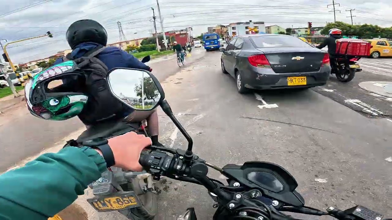 Huecos, imprudencias y caos en la vía…pero todo valió la pena al llegar 🏍️🔥