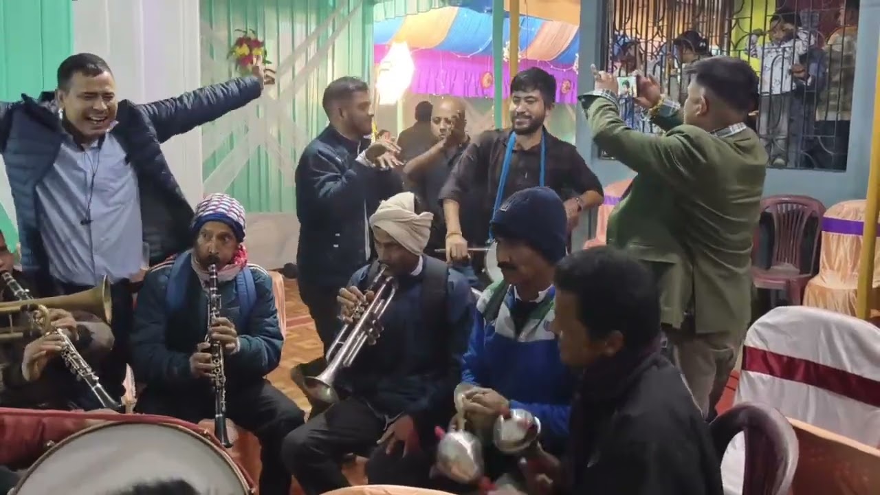 কইনা ঘৰত বেং পাৰ্টিৰ লগত ডান্স😃😃