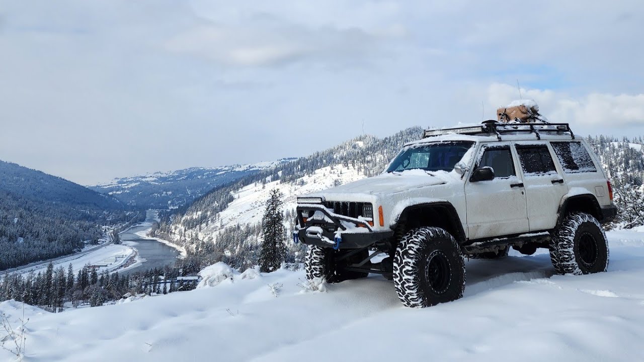 Side by Side on Tracks Gets Rescued by the Cheaphawk XJ