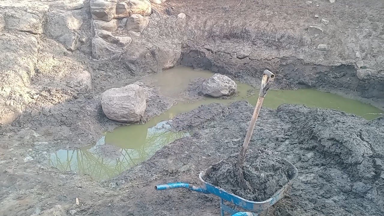 LIMPANDO A CACIMBA MUITO TRABALHO DURO 