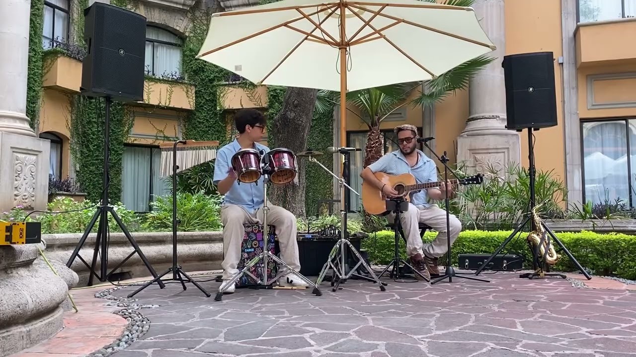 Max latino Dueto ac&uacute;stico en Monterrey 