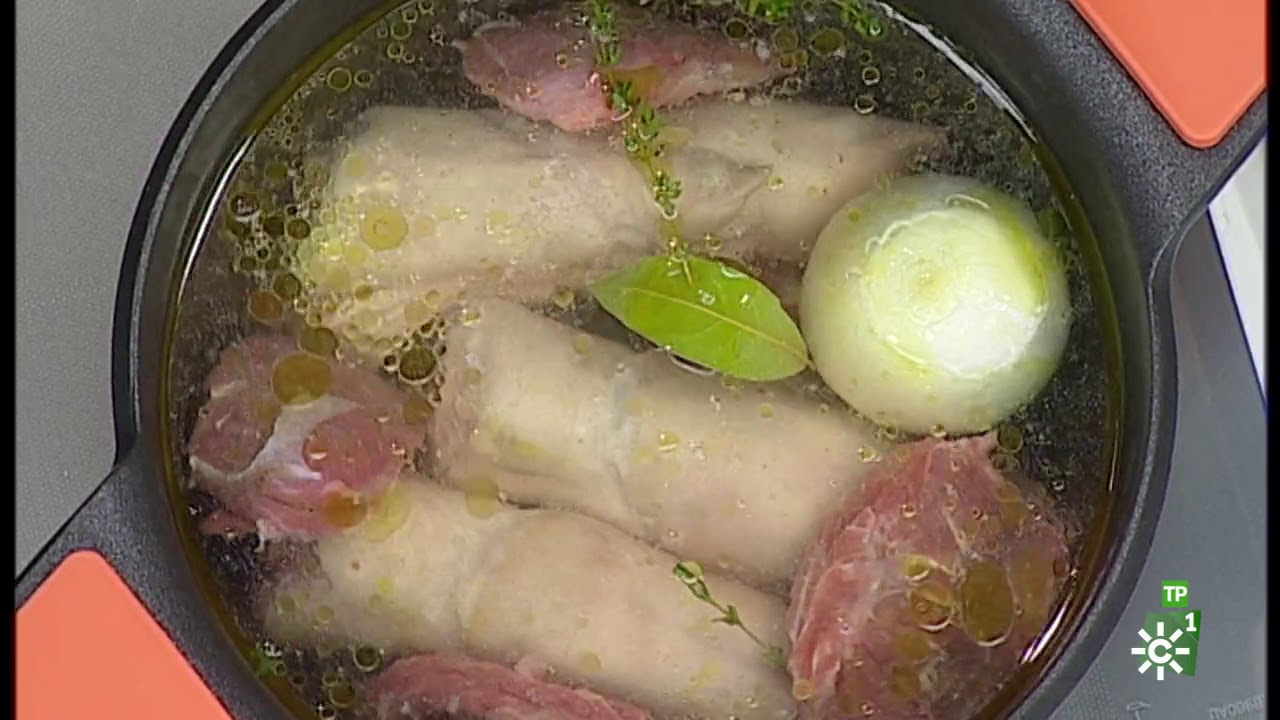 Cómetelo | Arroz meloso de carrilleras con manitas de cerdo