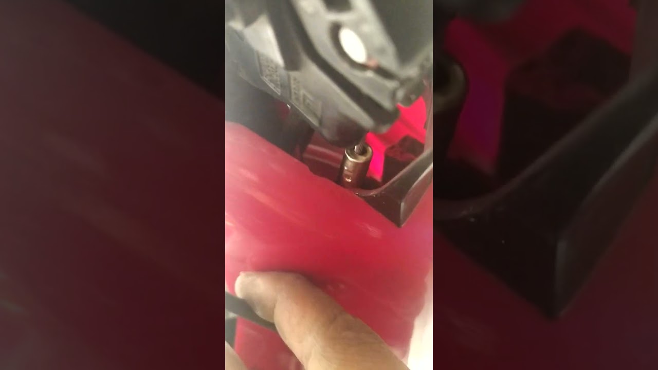 cómo cambiar el chicote de frenos delantero de una moto... fácil y rápido.