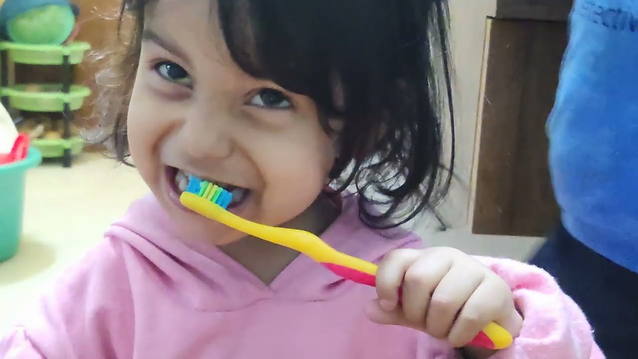 Saavi ko khudse brush karna hai #salmatarana #237 #india #familychannel #love #momlife #withkids 