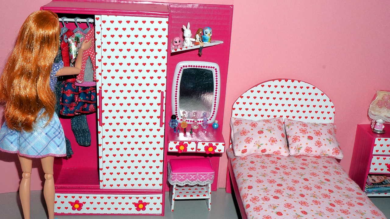 Como fazer guarda-roupa com penteadeira para bonecas Barbie e outras - miniatura