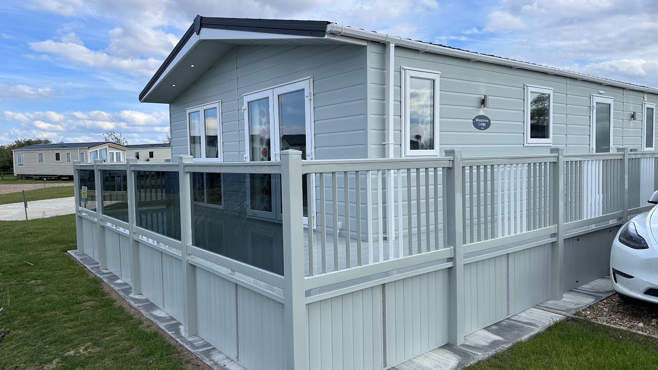 Brand New  2 Bedroom Love Mountview Lodge 40 x 20 With Decking