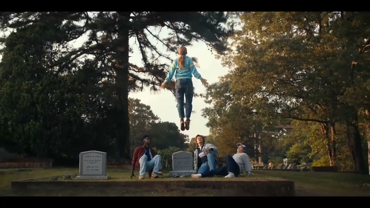 Stranger Things Temporada 4 | Max escapa de Vecna | Espa&ntilde;ol Latino | Netflix